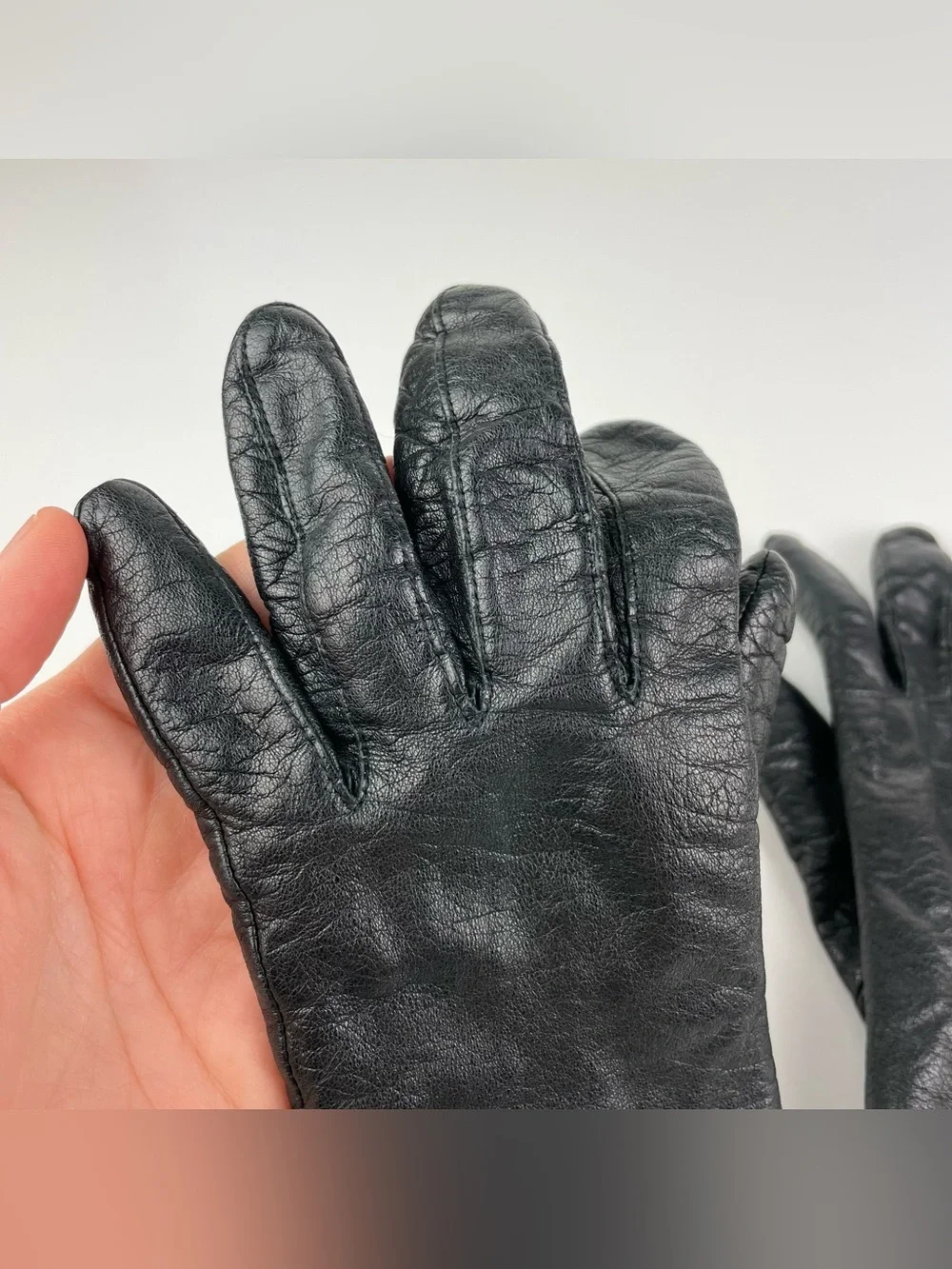 VTG Black Leather Women's Small Lined Driving Gloves Minimalist Classic Pull-On